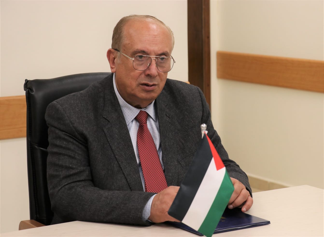 أبو مويس يؤكد ضرورة تكثيف الجهود لتعزيز التعليم في القدس