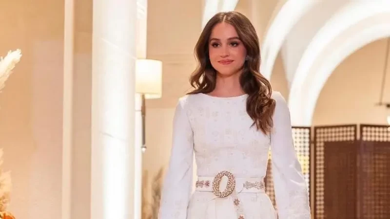 الأميرة إيمان بنت عبدالله باللون الأبيض… أجمل الإطلالات