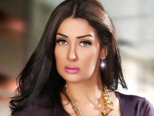 بالصور... غادة عبدالرازق تحاول تقليد كيم كارداشيان