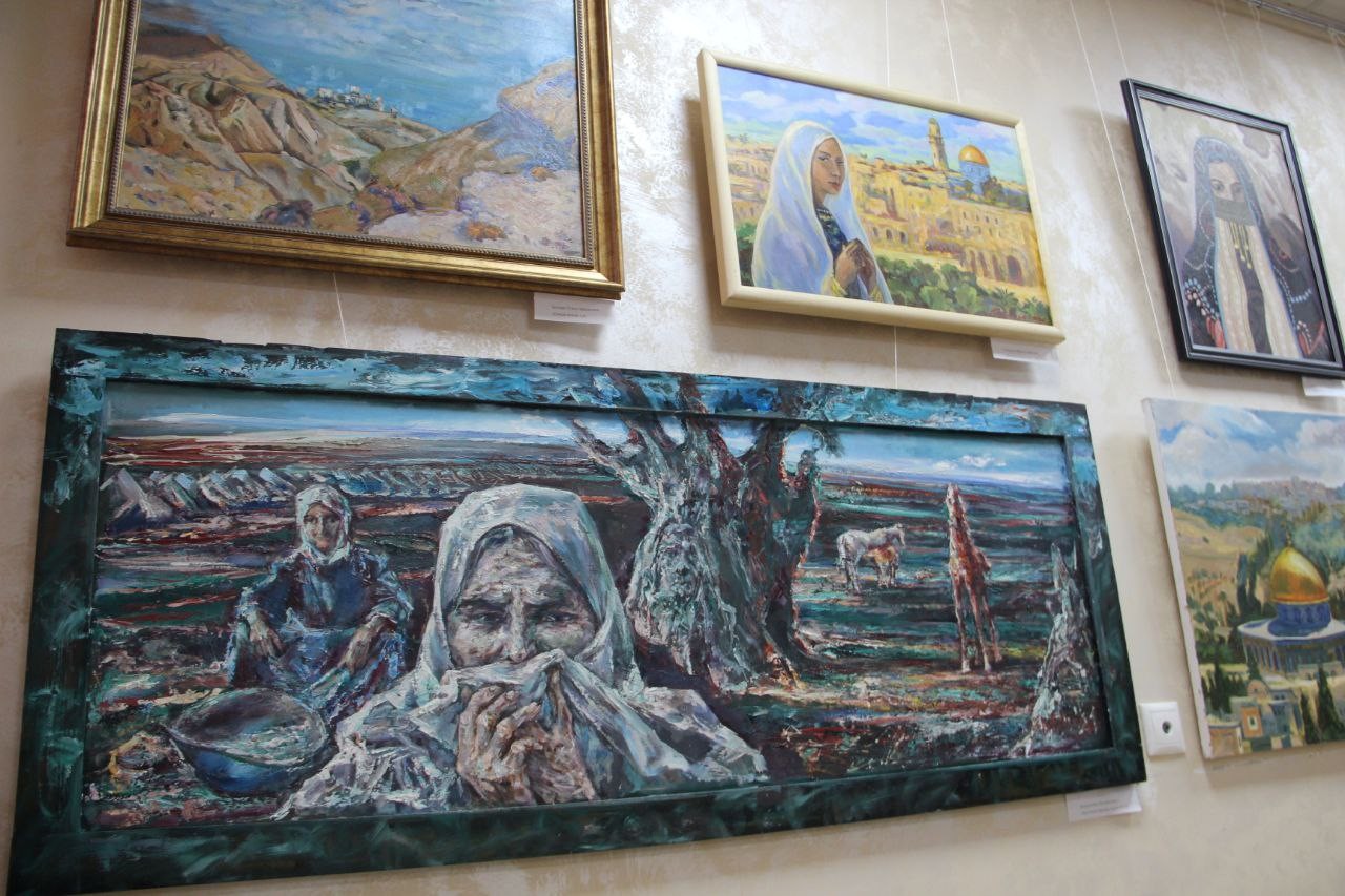 فلسطيني يفوز بالميدالية الذهبية لجائزة الفن التشكيلي الروسي