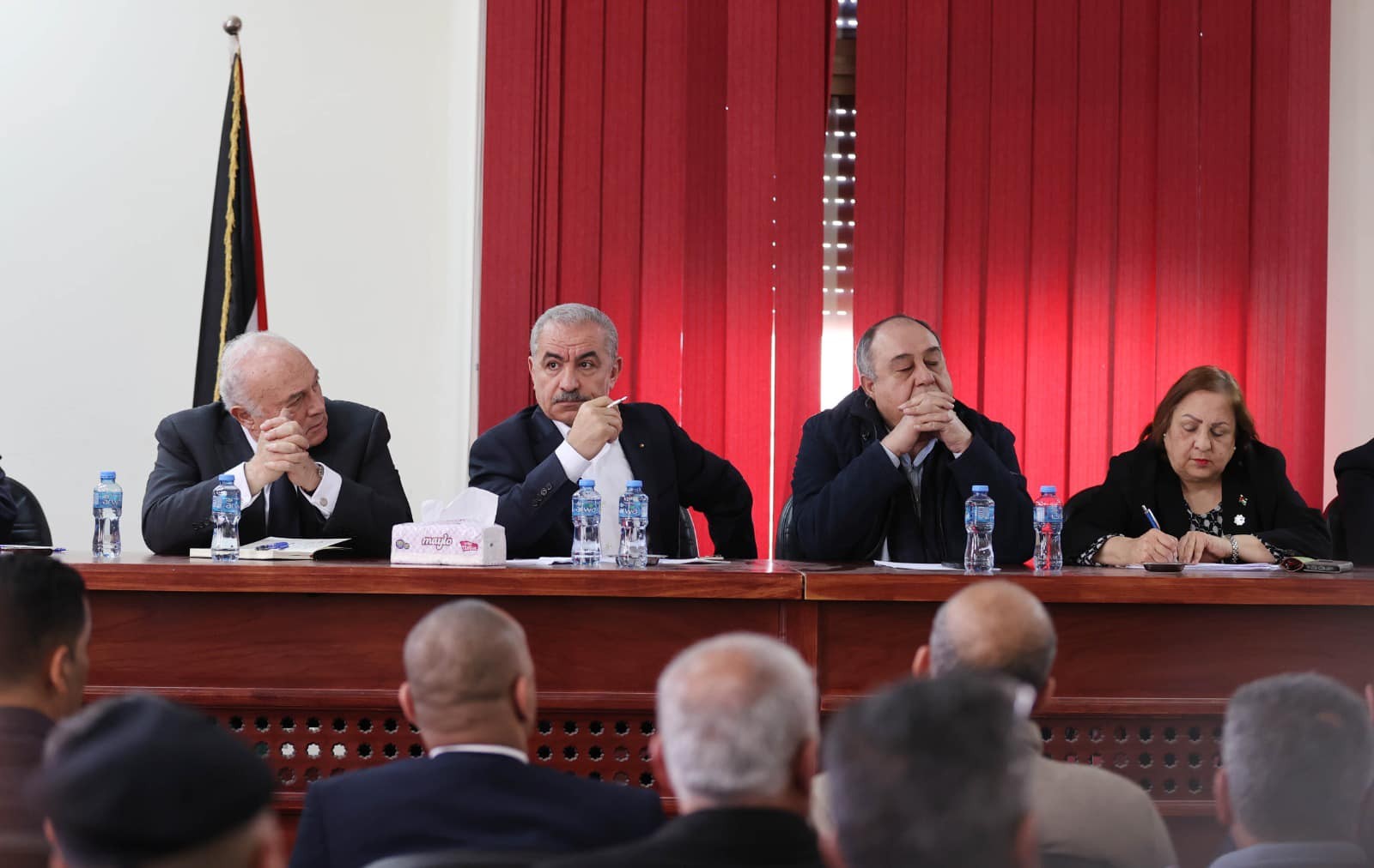 خلال مؤتمر صحفي في حوارة