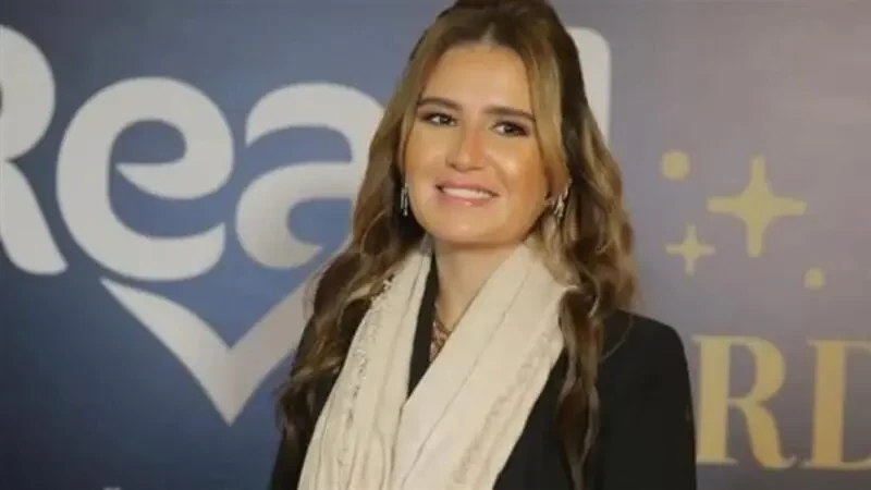 شاهد: هنا شيحة تؤدي مناسك العمرة