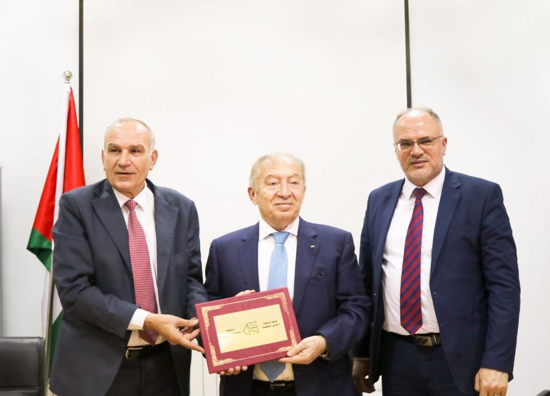 "المواصفات والمقاييس" و"الاتصالات" توقعان مذكرة تفاهم لتطوير قطاع تكنولوجيا المعلومات