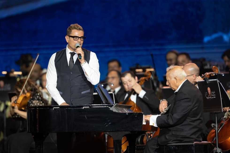 عمرو دياب يغني "الزمن" مع هاني شنودة لأول مرة بعد 40 عاما