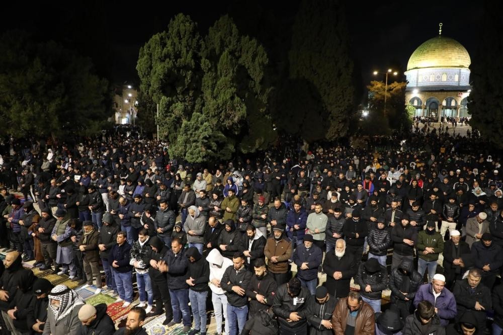 أبو حلبية يدعو  للنفير العام  وتكثيف الرباط في المسجد الأقصى