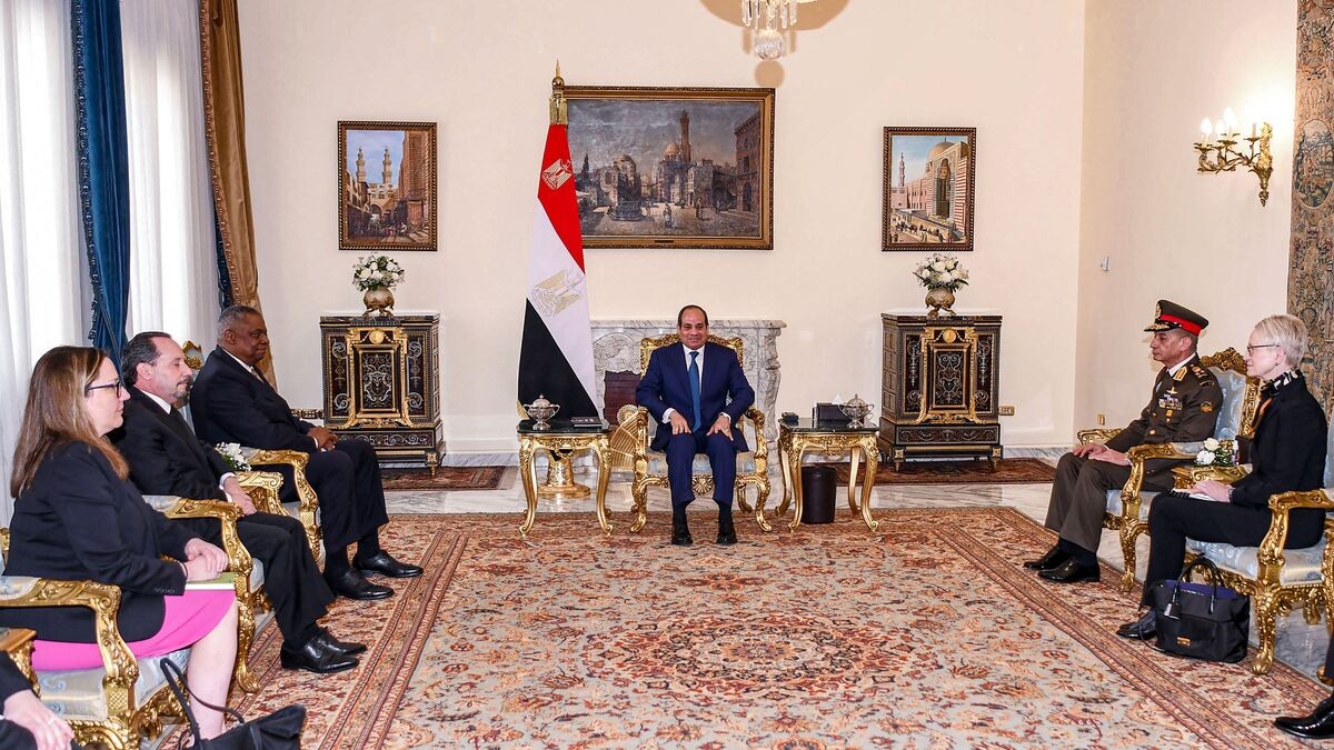 الرئيس المصري يلتقي بوزير الدفاع الأمريكي في القاهرة