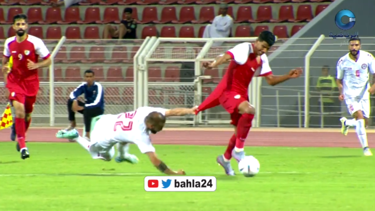 وين رايح.. لقطة طريفة من مواجهة عمان ولبنان!