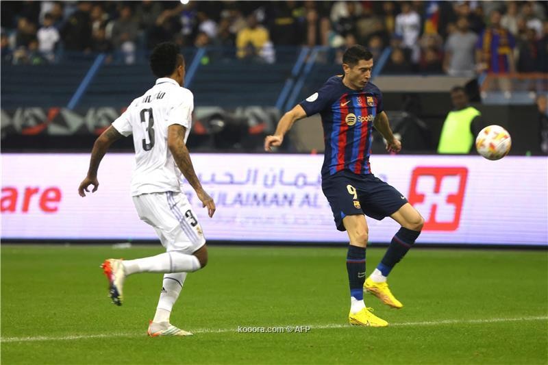 برشلونة يحسم القرار الصعب بشأن ليفاندوفسكي قبل الكلاسيكو