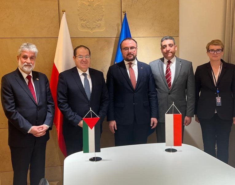 الخالدي يُطلع نائب وزير الخارجية البولندي على المستجدات الفلسطينية