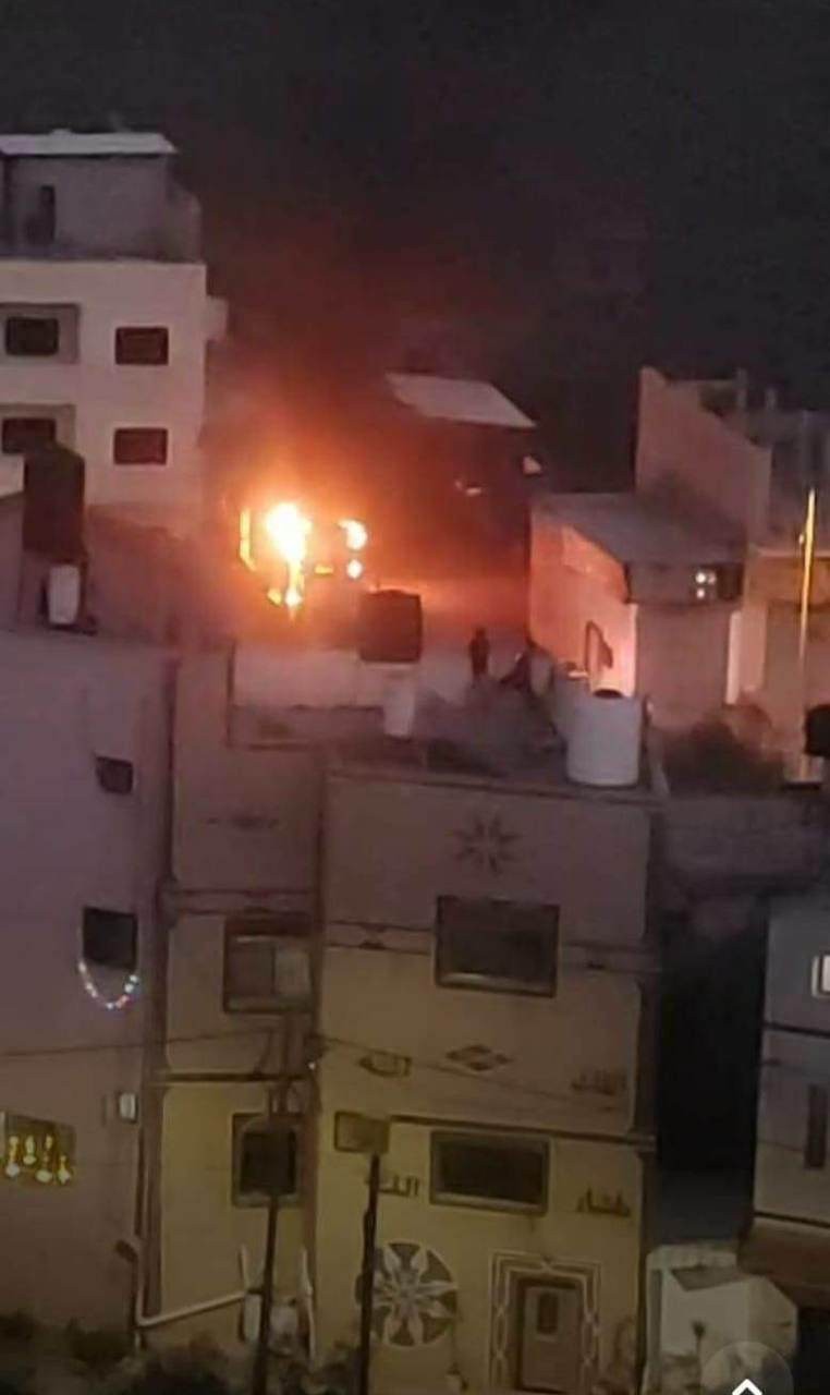 أضرموا النار في مركبة
