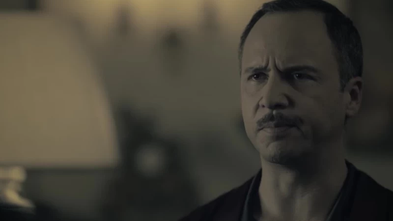 شاهد ابتسم أيها الجنرال: "عاصي" يقتحم قناة فضائية.. و دولة الفرات تتجهز لكارثة جديدة