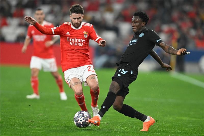 بالصور.. بنفيكا يكتسح بروج ويصعد لربع نهائي دوري الأبطال