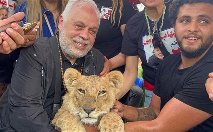 ظهور أسد يثير الجدل بانتخابات نقابة المهن التمثيلية