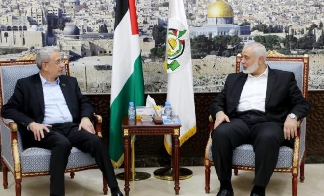 هنية يستقبل البرغوثي في العاصمة القطرية الدوحة 