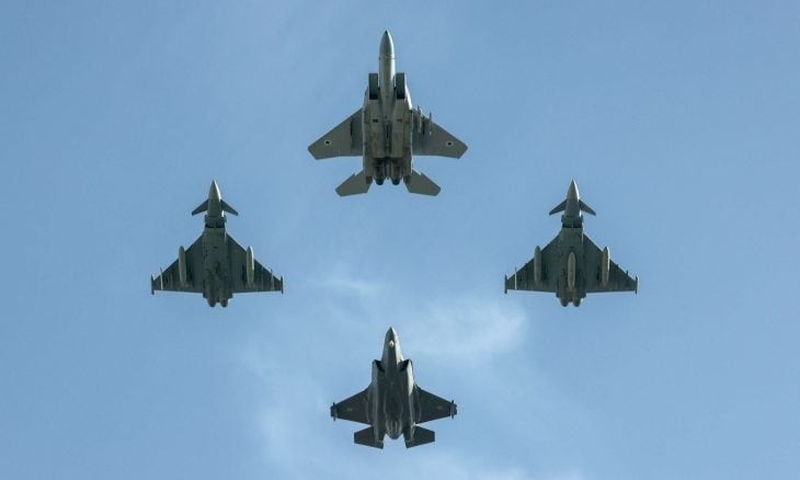الاحتلال يُقرر تمديد القيود على المجال الجوي بالقرب من الحدود اللبنانية