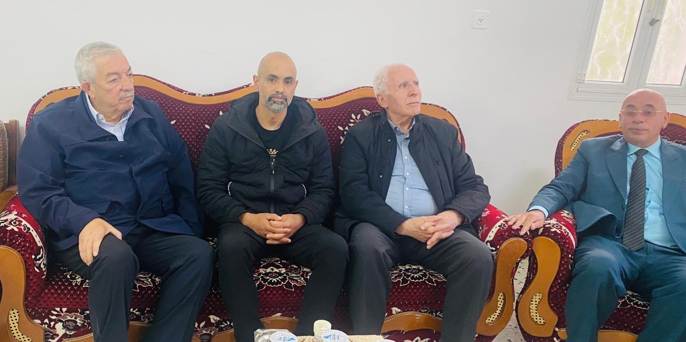 العالول والأحمد يُهنئان الأسيرين المحررين يوسف خليلية وأشرف علاونة