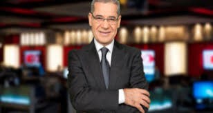 مصطفى الاغا يجمع المشاهير في منزله برفقة والدته و زوجته