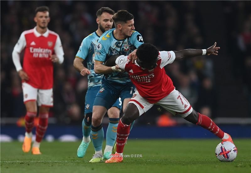 بالصور: آرسنال يقدم هدية جديدة للسيتي بتعادل درامي مع ساوثهامبتون