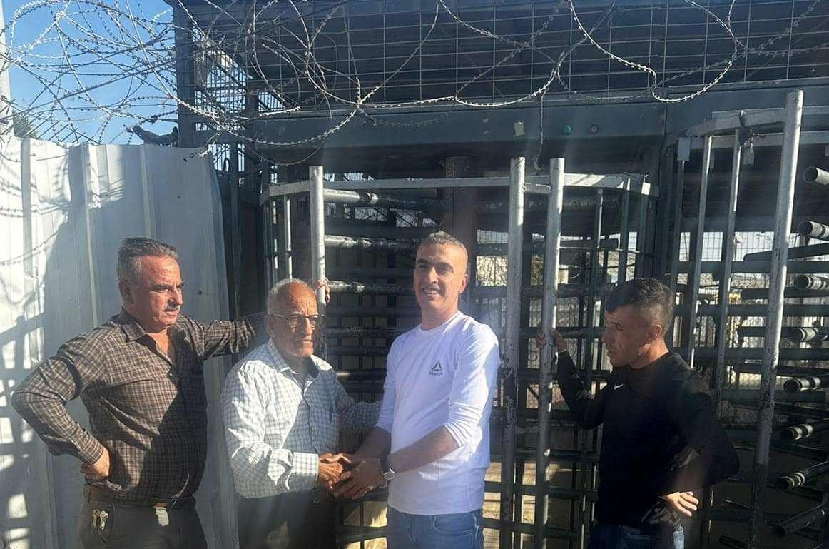 الاحتلال يُفرج عن أسير من جنين بعد اعتقال دام لـ20 عامًا