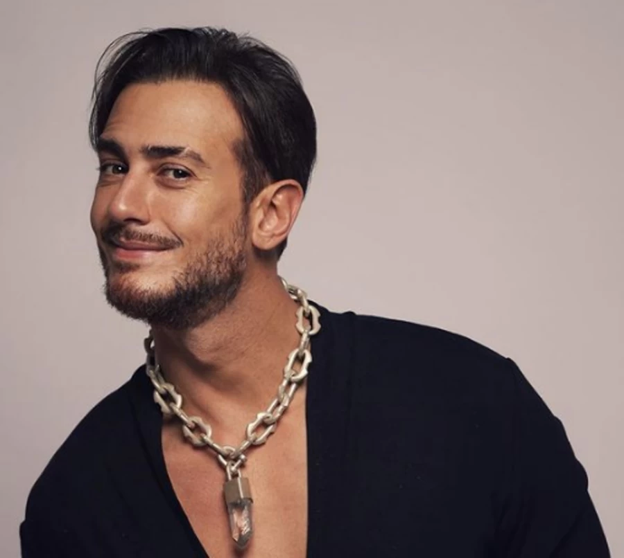 سعد لمجرد يشارك جمهوره مقطع فيديو وهو يعد الطعام لعائلته