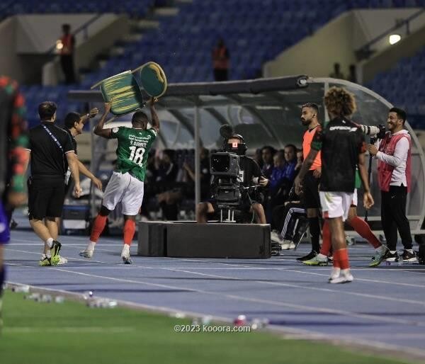 دوري روشن للمحترفين.