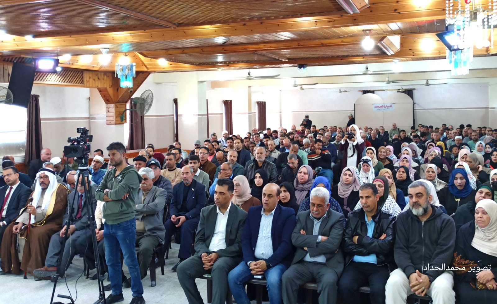 دائرة شؤون اللاجئين في خان يونس تنظم احتفالًا وطنيًا