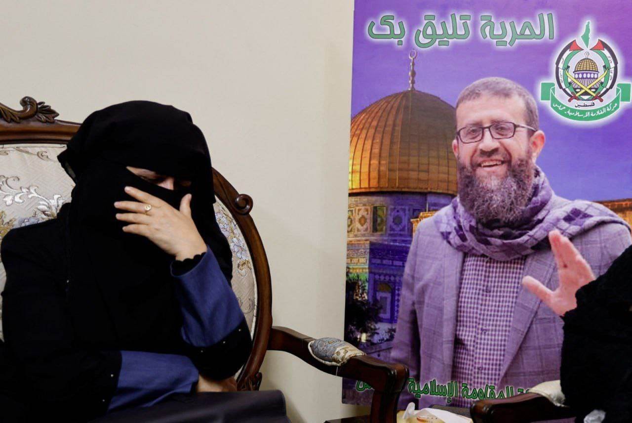 هذا ما قالته زوجة الشهيد خضر عدنان حول رد المقاومة بغزة!