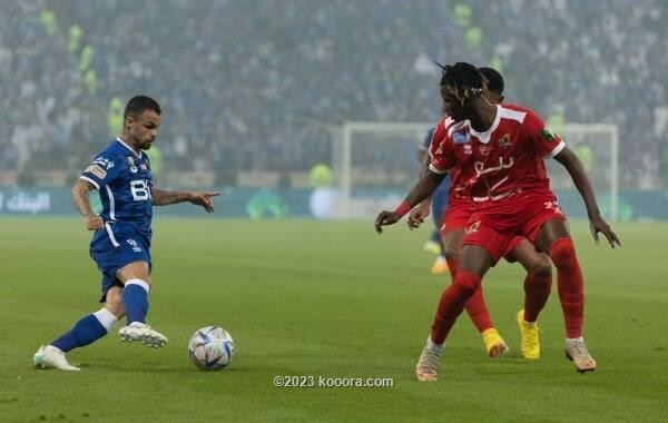 بالصور.. الهلال ينهي ماراثون كأس الملك بفوز درامي على الوحدة