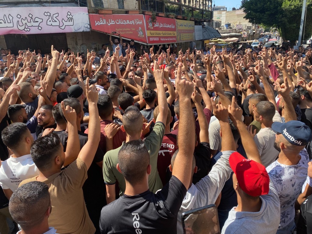 تنظيم وقفة دعم وإسناد لغزة في بلدة يعبد جنوب غرب جنين