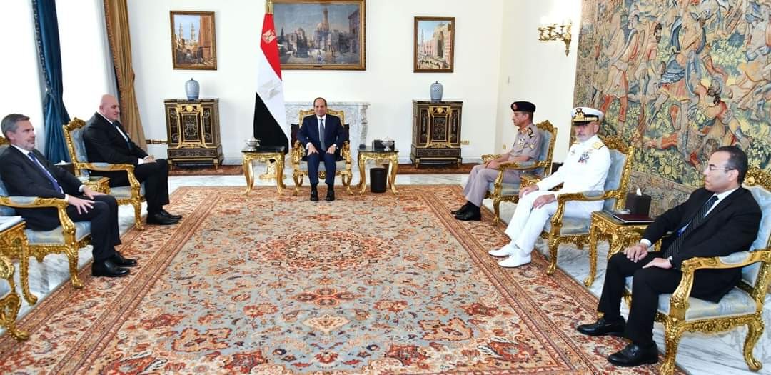 وزير الدفاع الإيطالي يُشيد بجهود مصر في الحفاظ علي استقرار منطقتي الشرق الأوسط والبحر المتوسط 