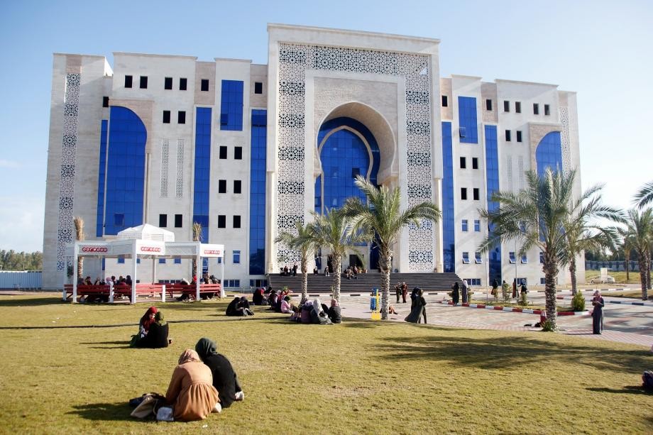 جامعة الإسراء بغزة تسمح لطلبتها بتقديم الامتحانات النهائية