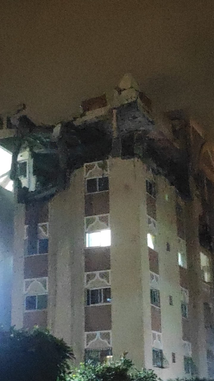 بالفيديو والصور: 3 شهداء وإصابات في قصف استهدف شقة سكنية بمدينة حمد جنوب قطاع غزّة