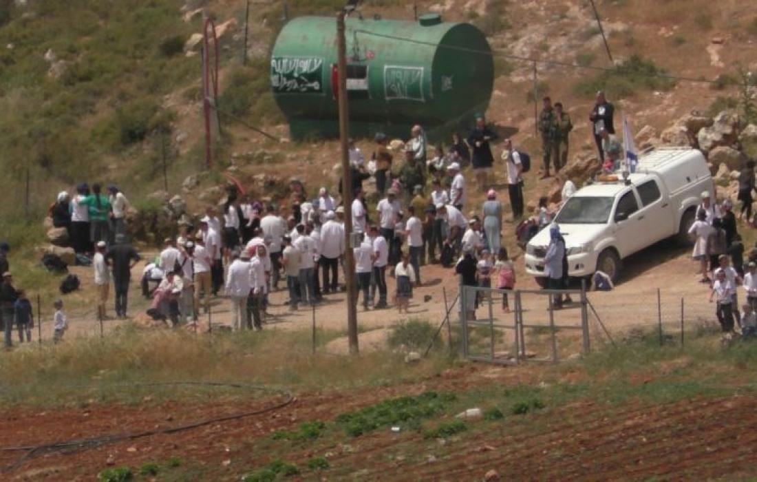 مستوطنون يهدمون أجزاءً من منزل جنوب نابلس