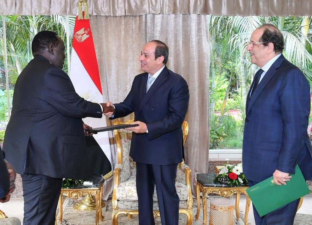 السيسي يتسلم رسالة "سلفاكير" لبحث الأوضاع في السودان 