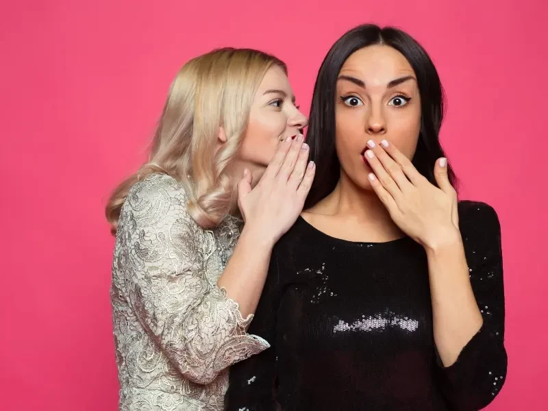 مواليد هذه الأبراج يحبون القيل والقال و النميمة