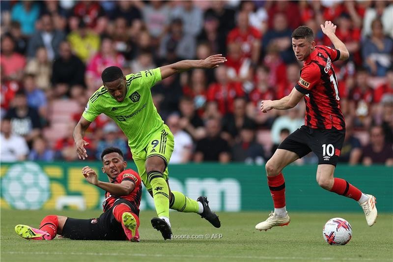 بالصور.. مانشستر يونايتد يتخطى بورنموث بمقصية كاسيميرو