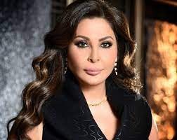 فيديو : إليسا تنفعل على حارسها الشخصي بعد محاولته مساعدتها