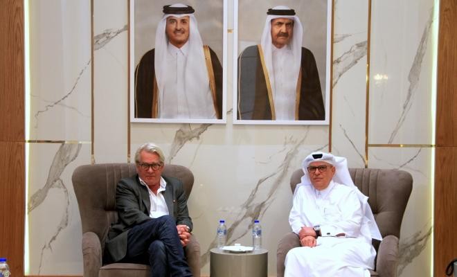 العمادي يُناقش آخر المستجدات الفلسطينية مع وينسلاند بغزة