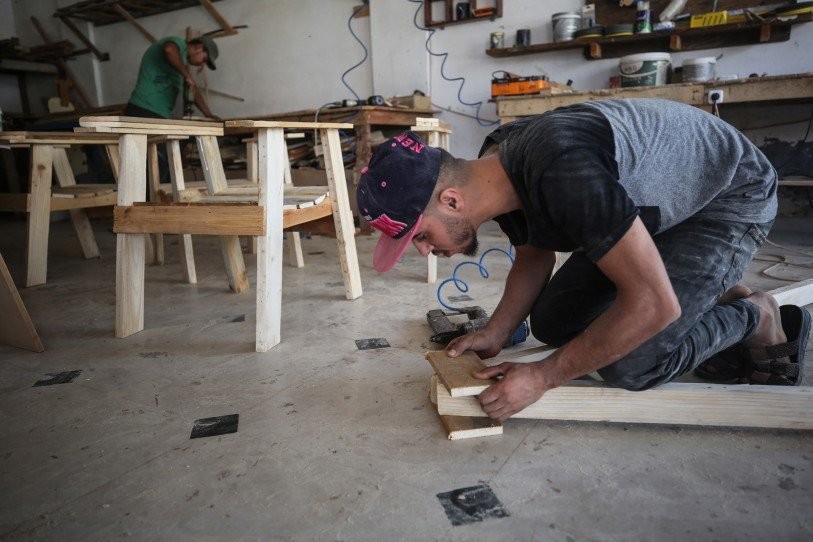 تضرر 17 ورشة تخدم ألف عامل