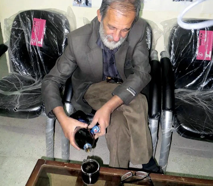 قصة رجل يعيش على المشروبات الغازية 17 عاما