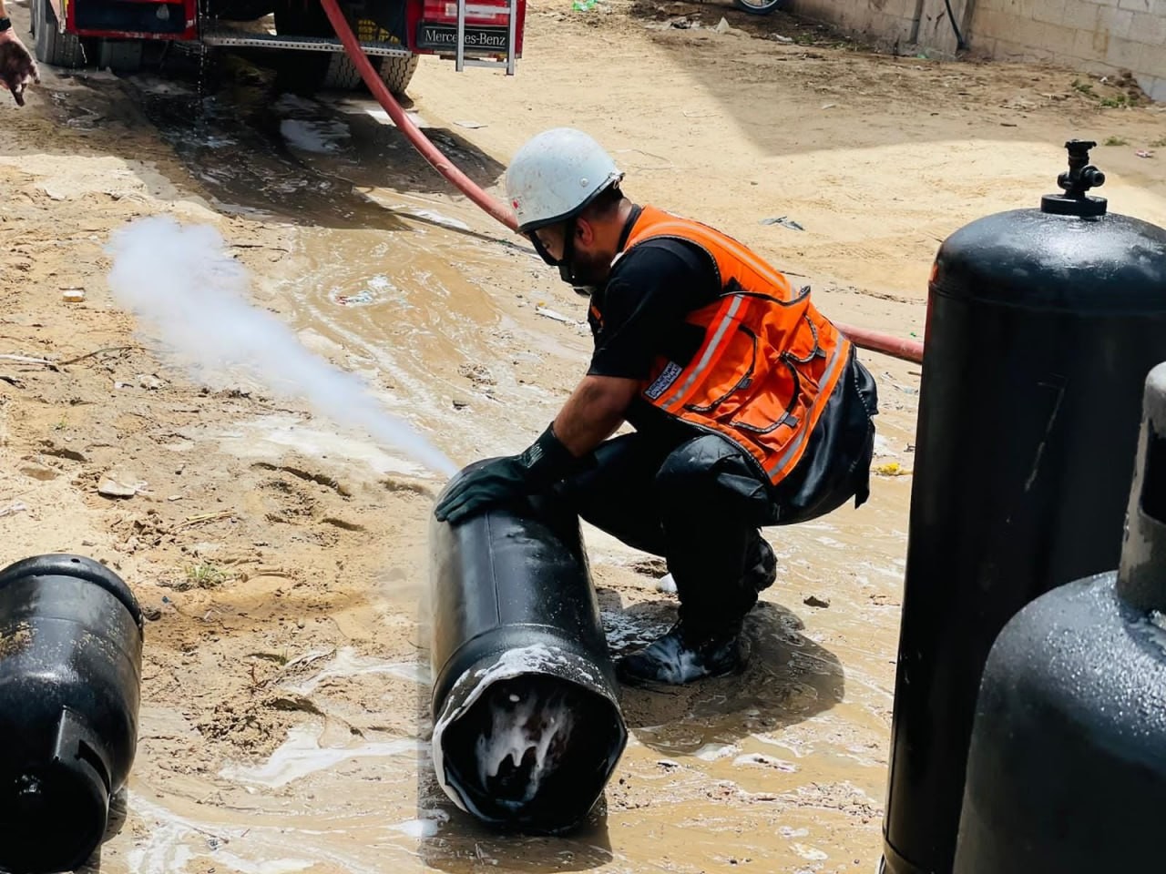 الدفاع المدني بغزة يُغلق 307 نقاط عشوائية لتعبئة الغاز المنزلي