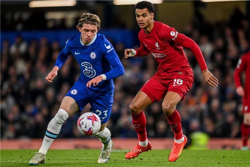 الدوري الإنجليزي ينطلق بقمة مبكرة