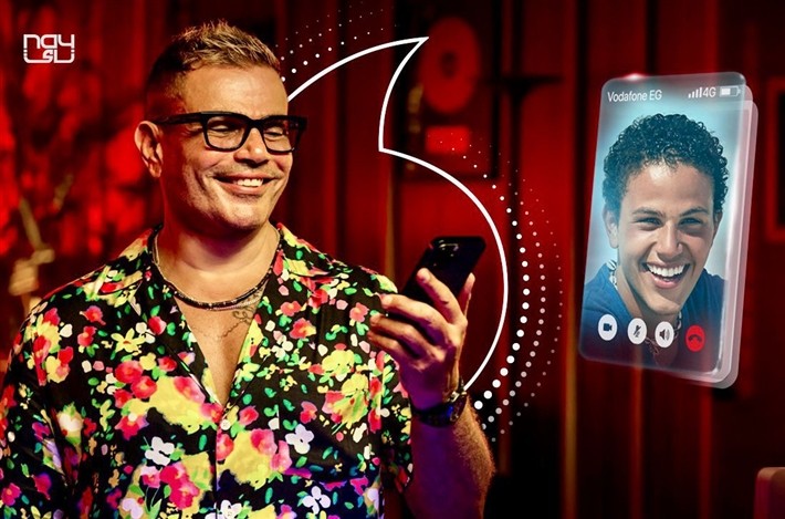 عمرو دياب يصنع أغنيه لابنه عبد الله في أحدث إعلاناته