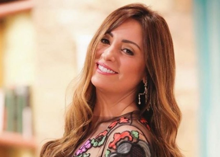 رقص نرمين الفقي في عيد ميلادها الـ51