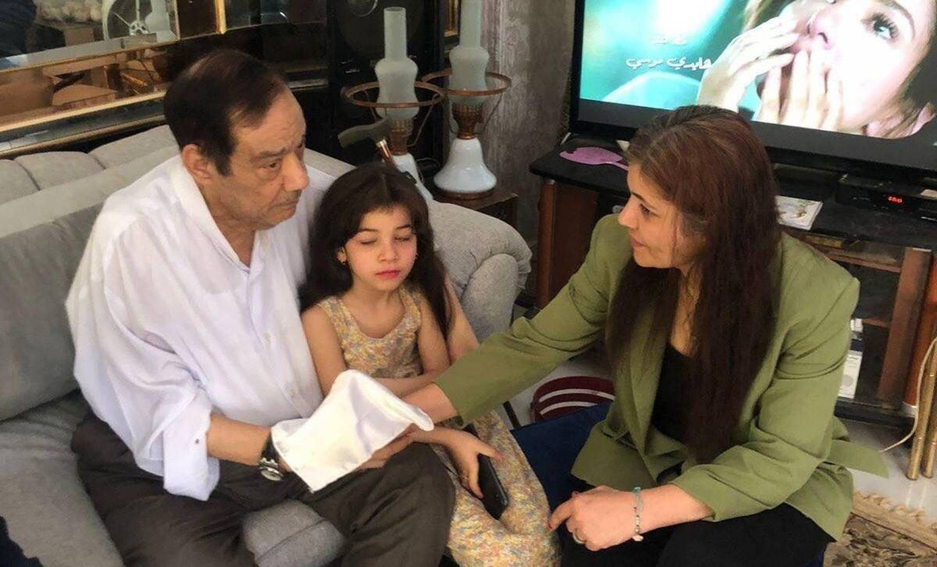 "من أجل ابنتنا" ...حلمي بكر يعقد قرانه على طليقته