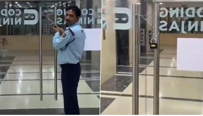 مدير هندى يحبس موظفيه ويأمر الأمن بإغلاق الشركة بـ"القفل" لمنعهم من المغادرة