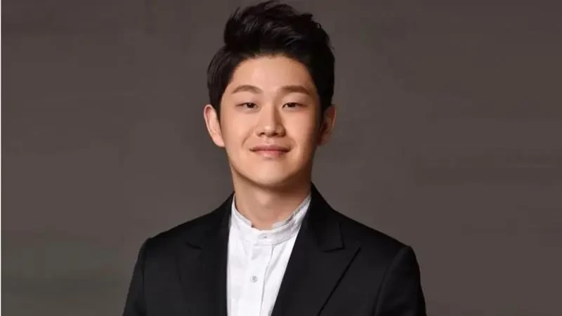 المغني الكوري تشوي سونغ بونغ