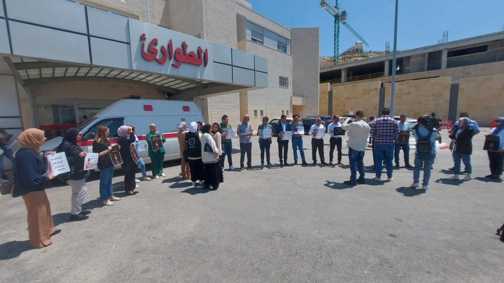 وقفة تضامنية مع الصحفيين ناصر وموقدي في نابلس