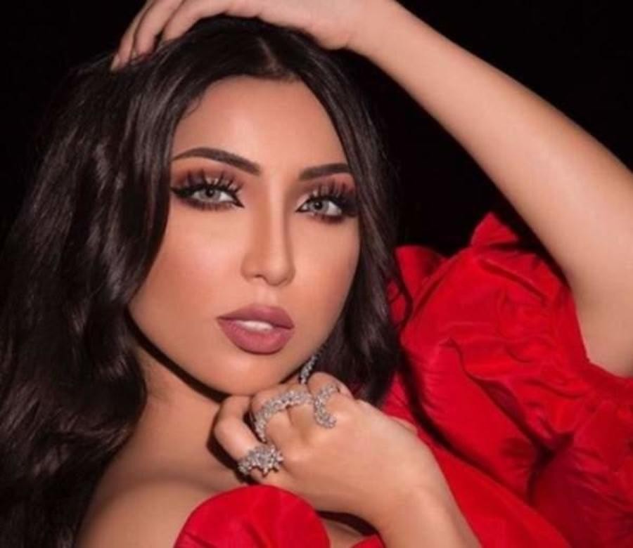 شاهد: دنيا بطمة تحتفل بميلاد ابنتها على طريقة Wednesday.. وصوتها يلقى إعجاب المتابعين