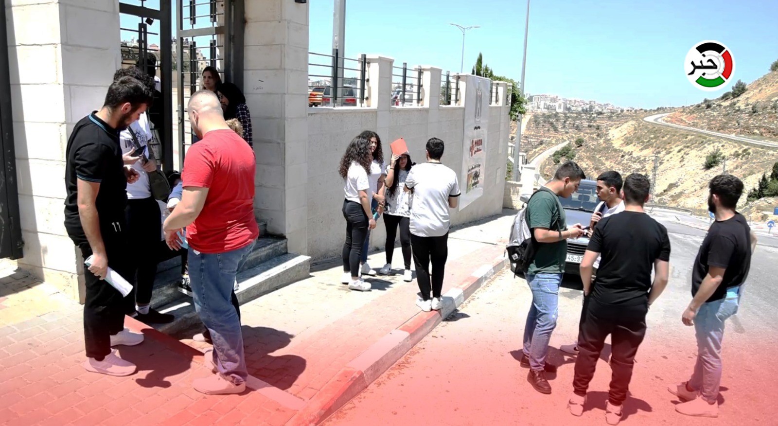 الفرعين العلمي والأدبي